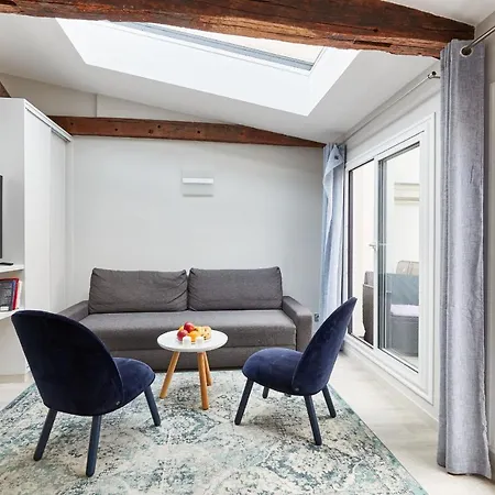St Germain Des Pres With Balcony - Cityapartmentstay Paryż